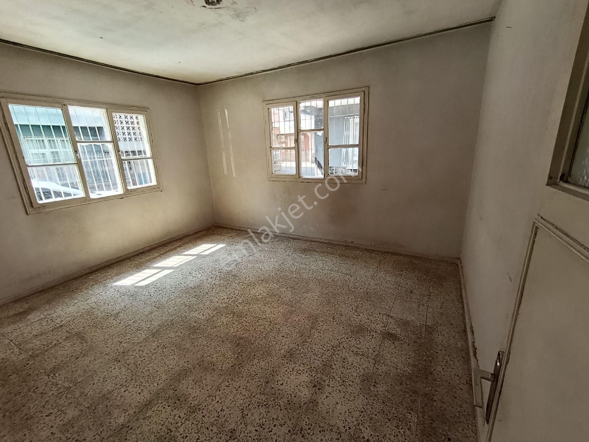 Yeşilyuva Mah.çarşıya Yürüme Mesafesinde Köşe Başı3+1 /170 M² Tapu'lu Müstakilkomple Satılık - Görsel 5