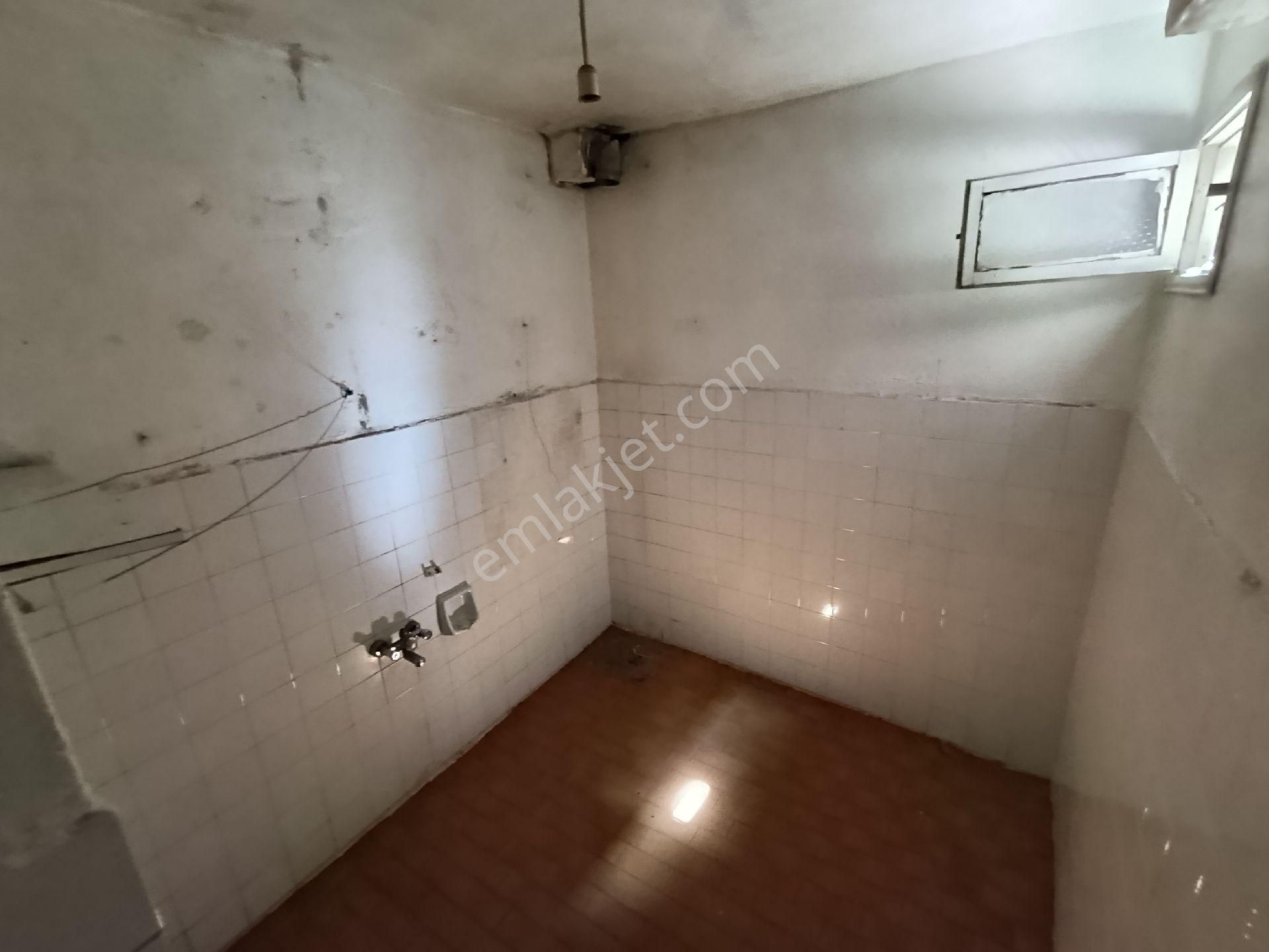 Yeşilyuva Mah.çarşıya Yürüme Mesafesinde Köşe Başı3+1 /170 M² Tapu'lu Müstakilkomple Satılık - Görsel 9