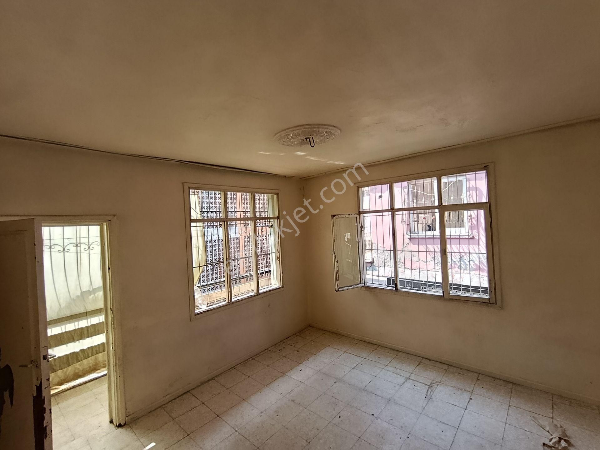 Yeşilyuva Mah.çarşıya Yürüme Mesafesinde Köşe Başı3+1 /170 M² Tapu'lu Müstakilkomple Satılık - Görsel 17