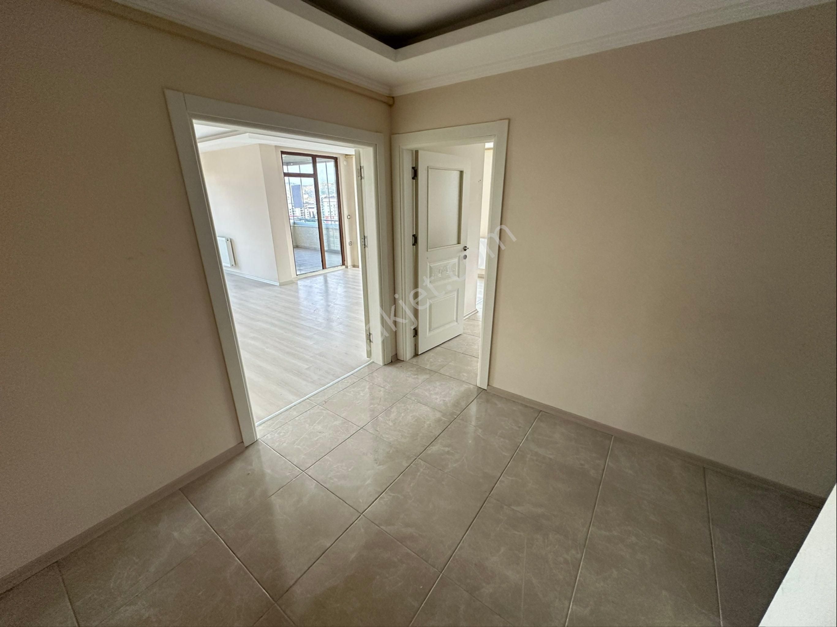 Trabzon Yalıncak Sahil Yoluna Yakın 4+1 Kiralık Daire