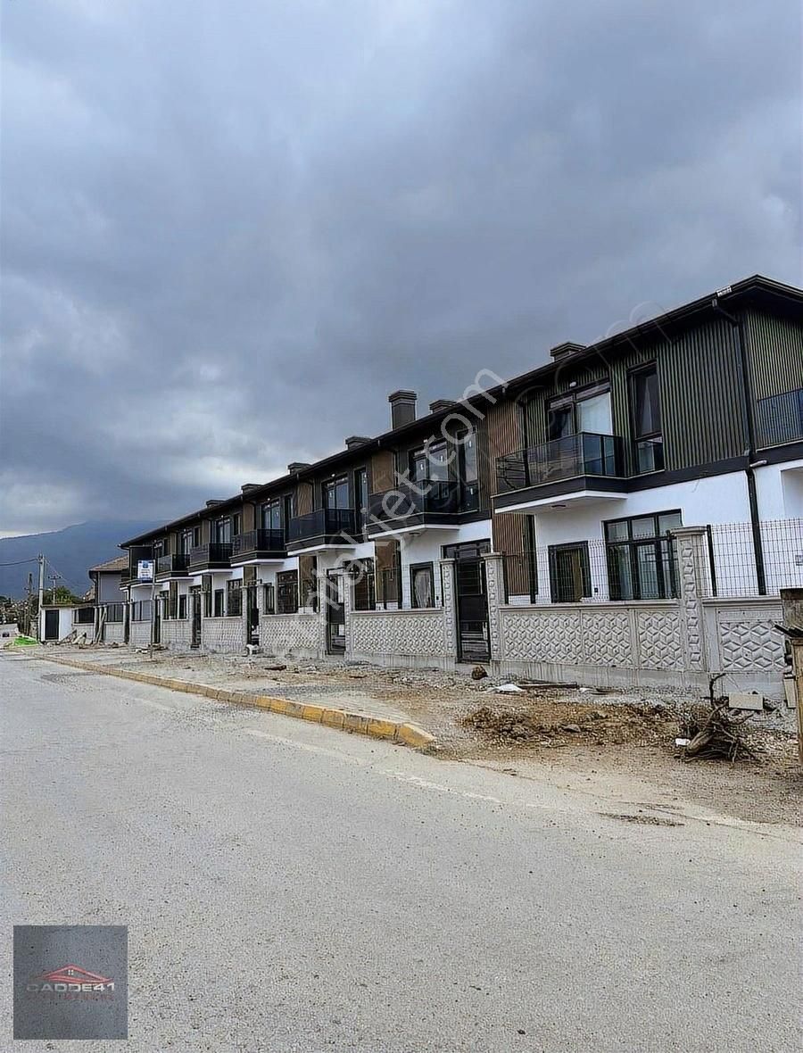 Kartepe Fsm De Daire Fiyatına Müstakil Bahçeli 4+1 Villa