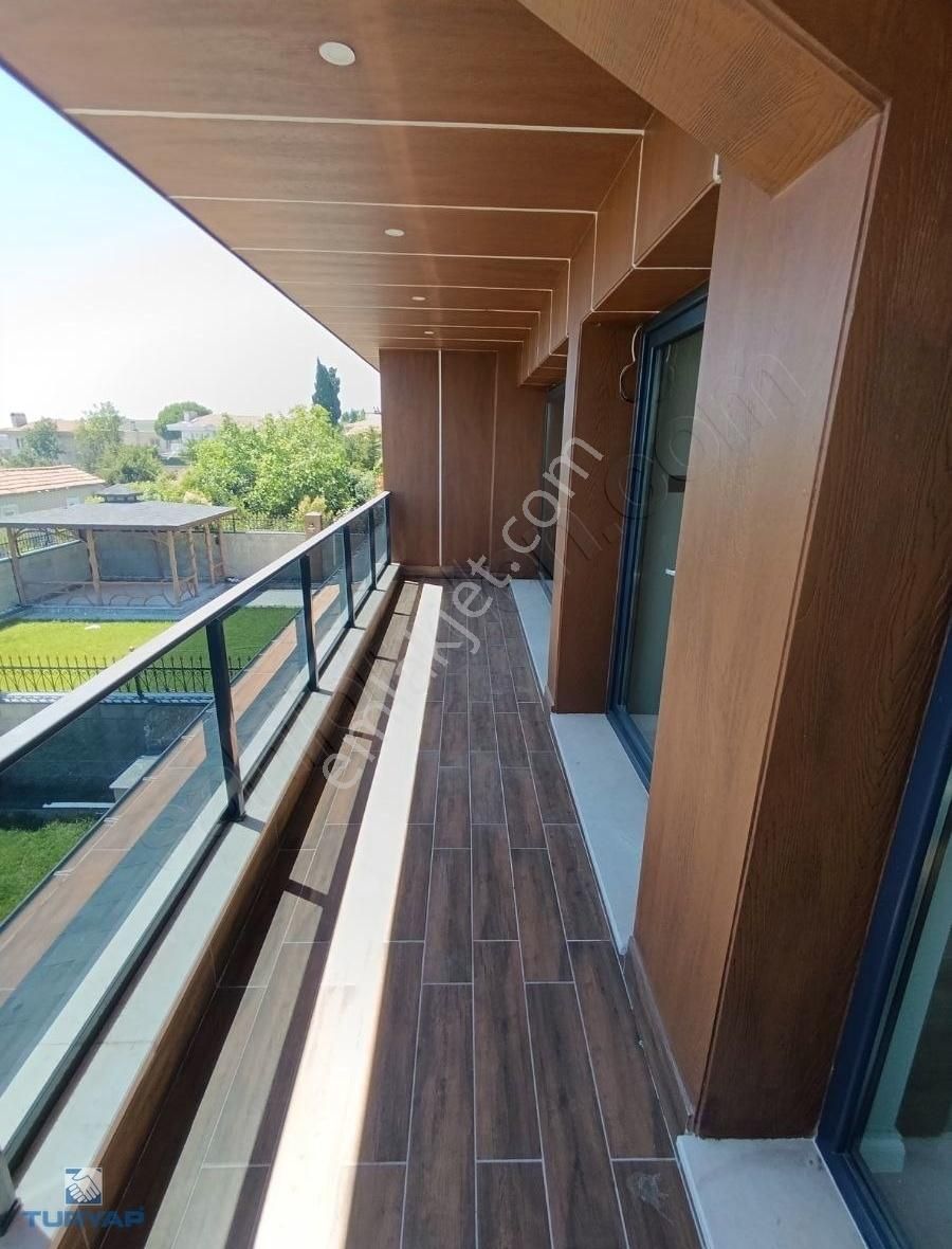 Büyükçekmece Güzelce Mah.full Yapılı 5+1 Satılık Villa
