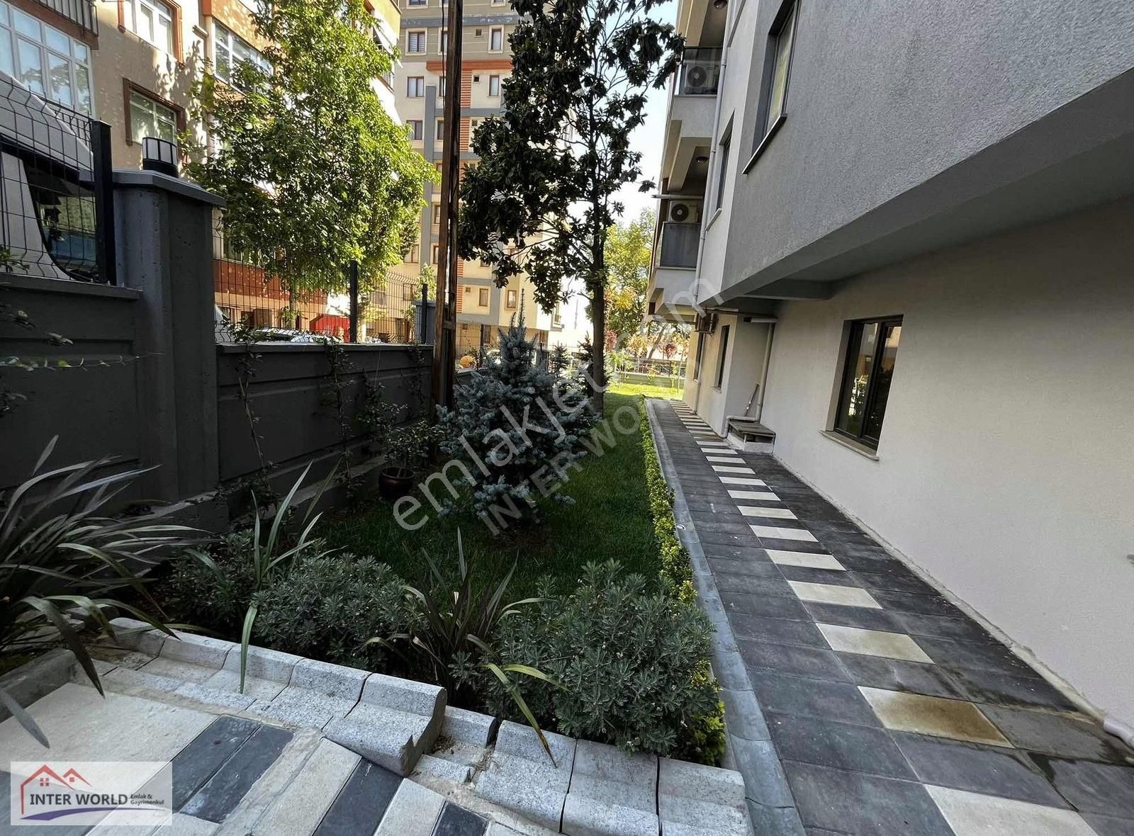 İnter World Gayrimenkul Ümraniye Çarşıda 2+1 Süper Bahçe Katı