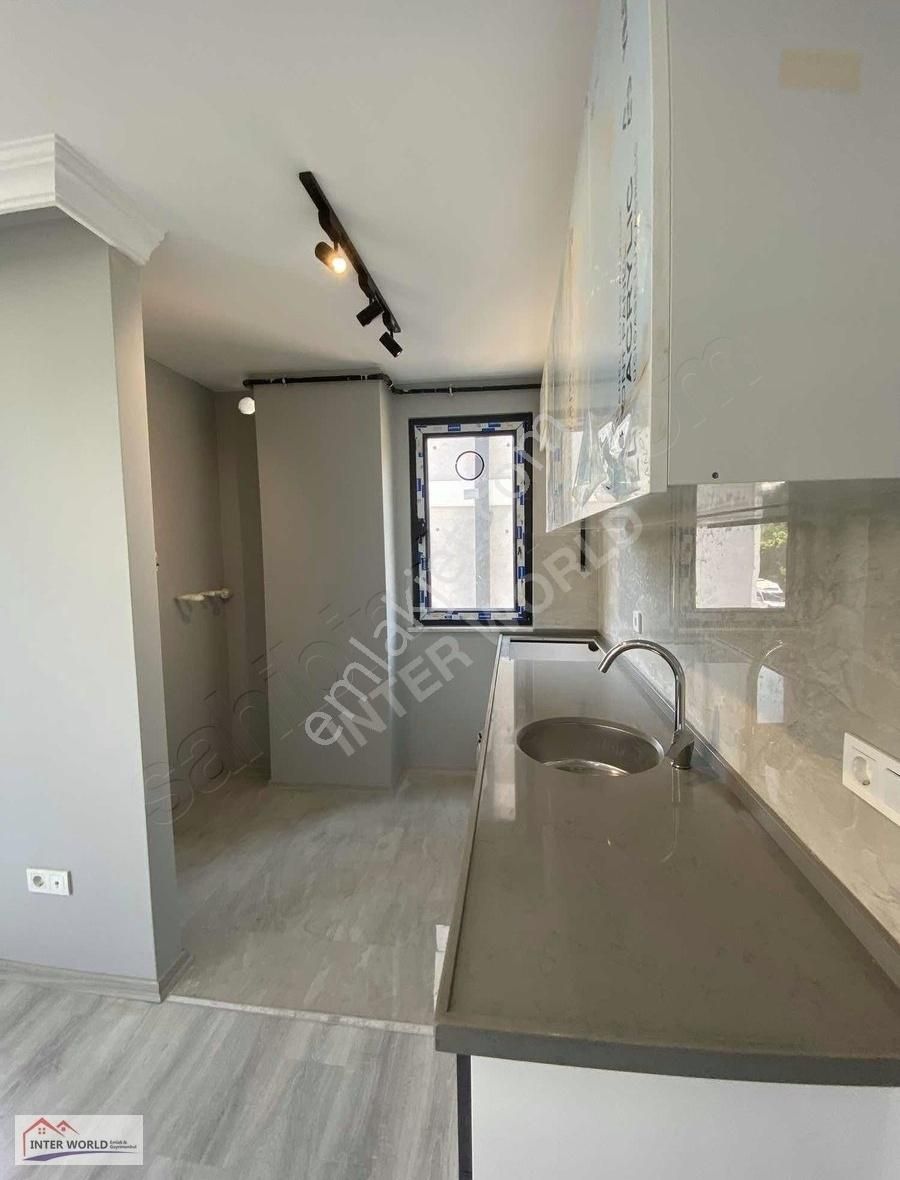 Cemilmeriç Mahallesinde 1+1 Ara Kat Balkonlu Sıfır Daire