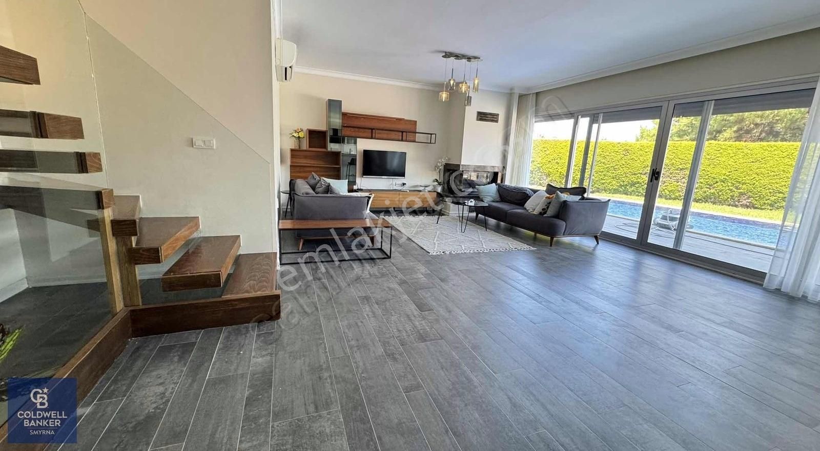 Çeşme Fenerburnunda Satılık Deniz Manzaralı Lüks Villa - Görsel 2