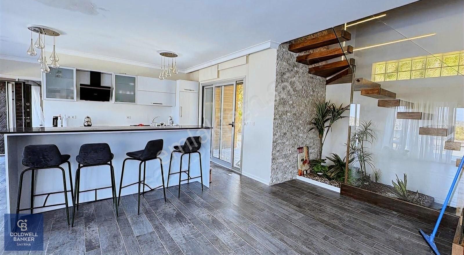 Çeşme Fenerburnunda Satılık Deniz Manzaralı Lüks Villa - Görsel 27