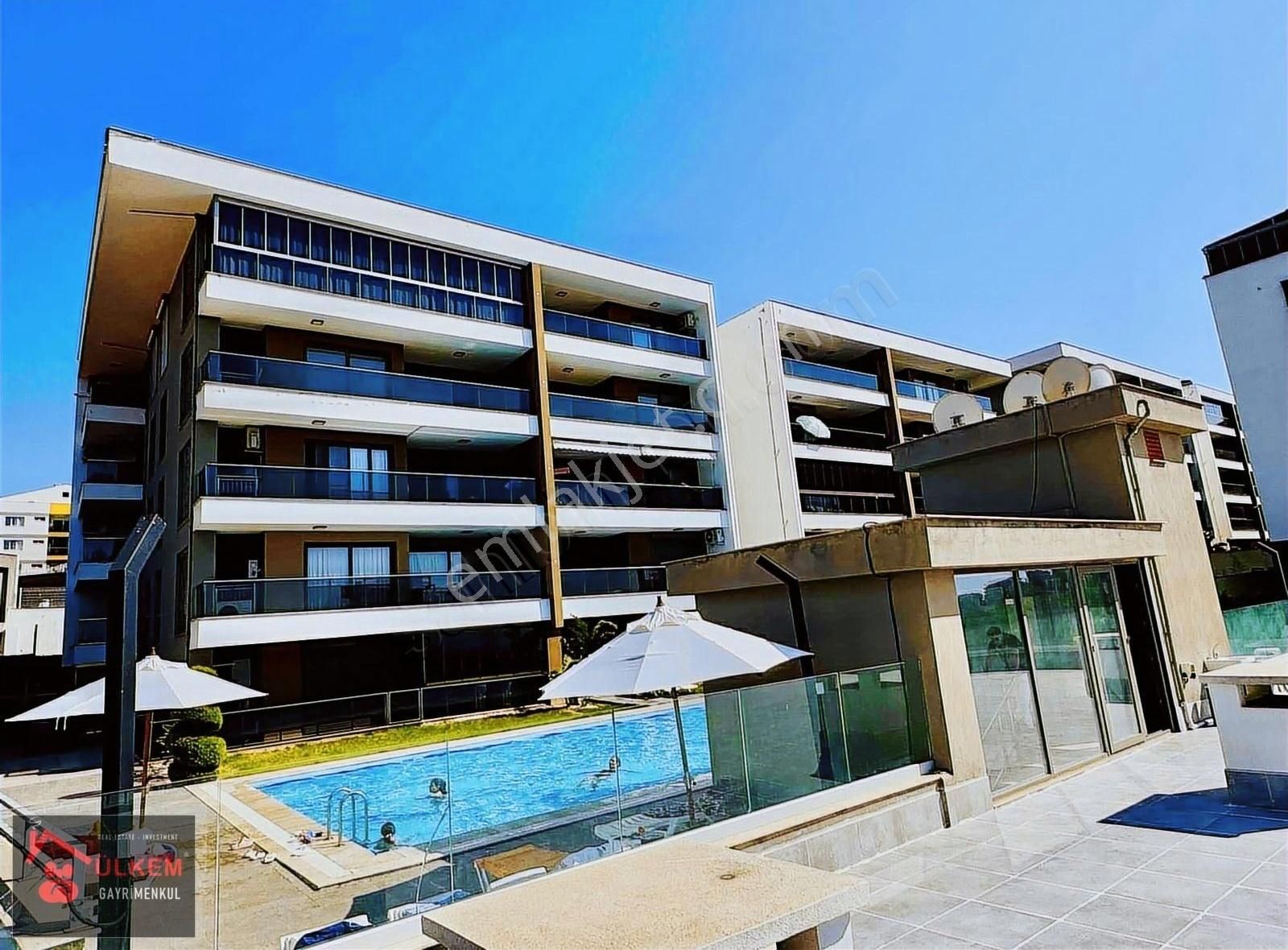 Kuşadası 2+1 105 M2 3 Banyo Wc Sosyal Tesisli Konsept Daire