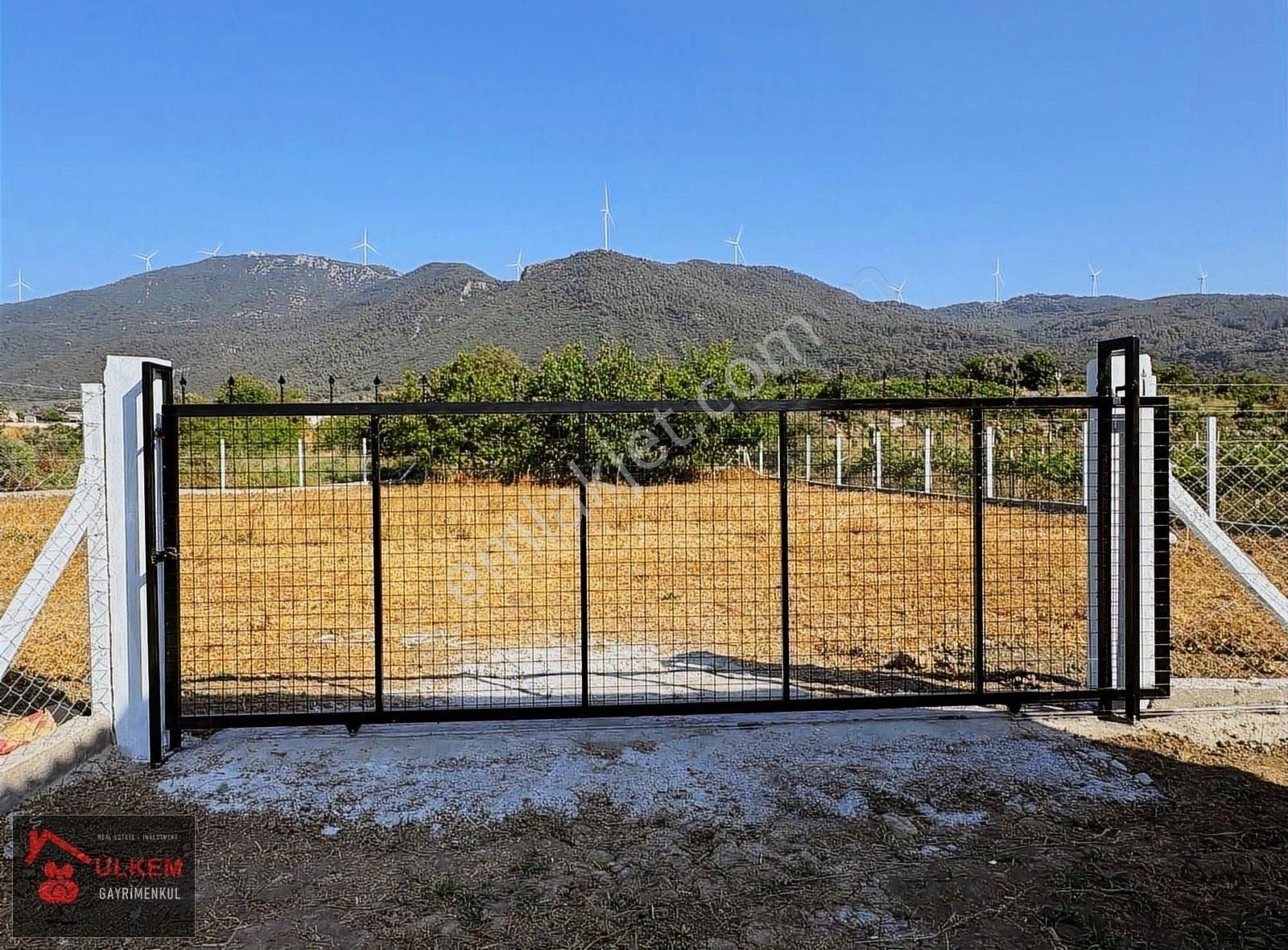 Kuşadası Köyün İçinde 2.202 M2 Tek Tapu Anayola 105 Mt Tarla