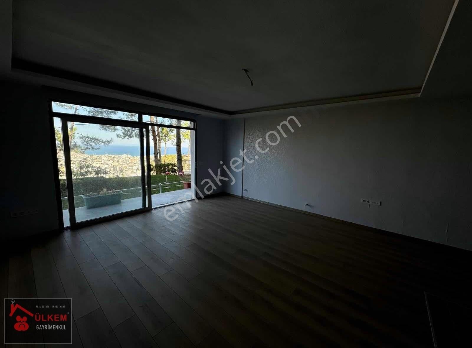 Kuşadası Satılık 2 Daire 1 Dükkan Tek Tapu Lüks Site - Görsel 20