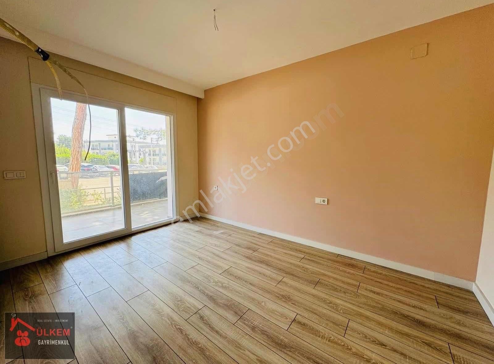 Kuşadası Satılık 2 Daire 1 Dükkan Tek Tapu Lüks Site - Görsel 9