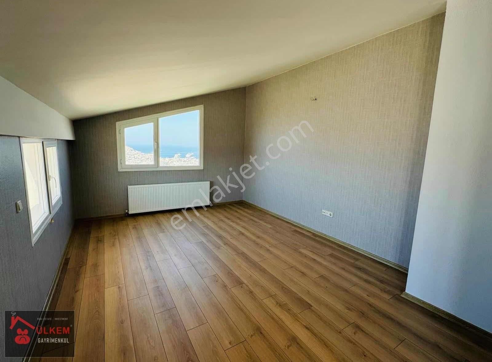 Kuşadası Satılık 2 Daire 1 Dükkan Tek Tapu Lüks Site - Görsel 5