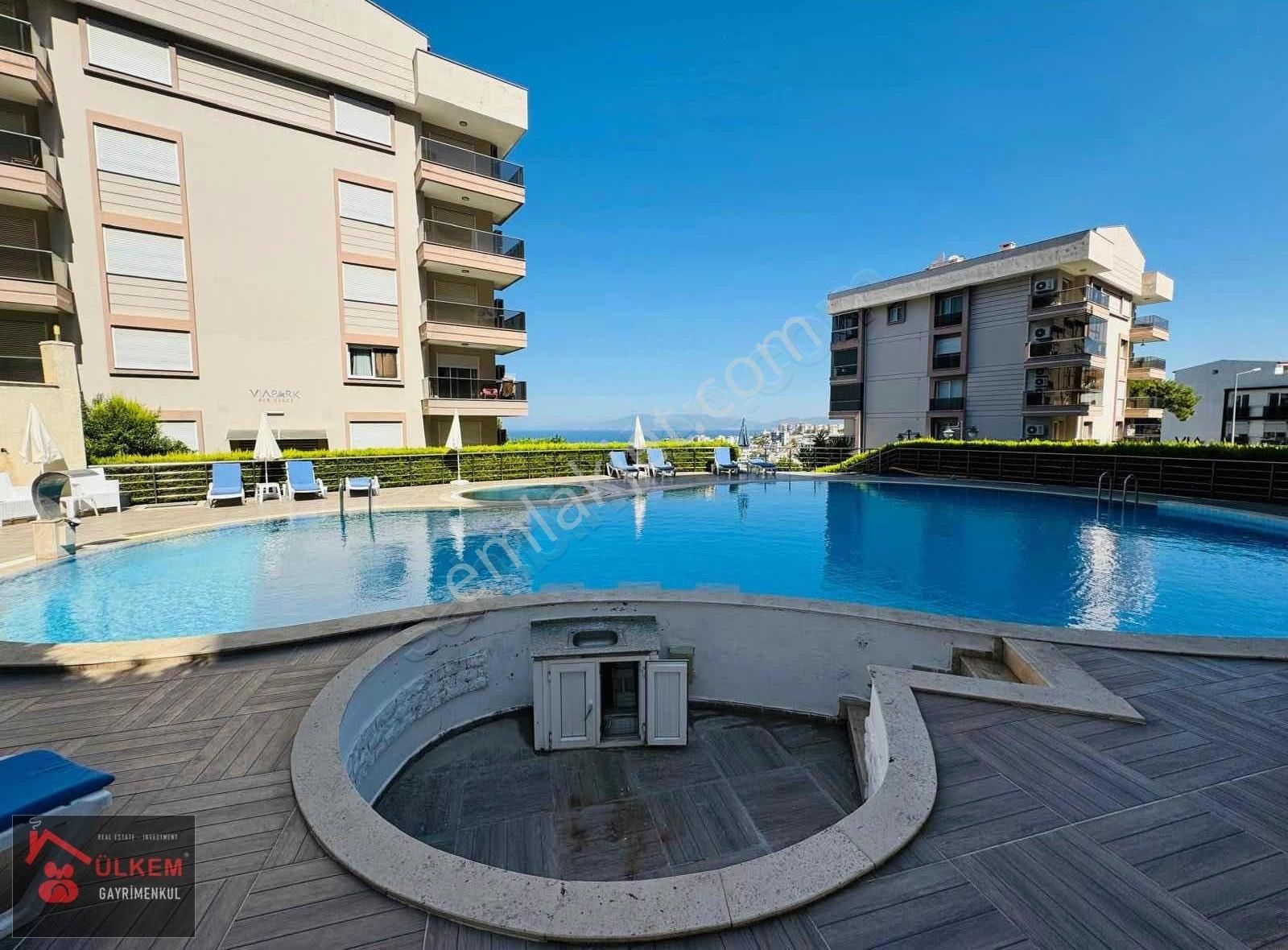 Kuşadası Satılık 2 Daire 1 Dükkan Tek Tapu Lüks Site - Görsel 26