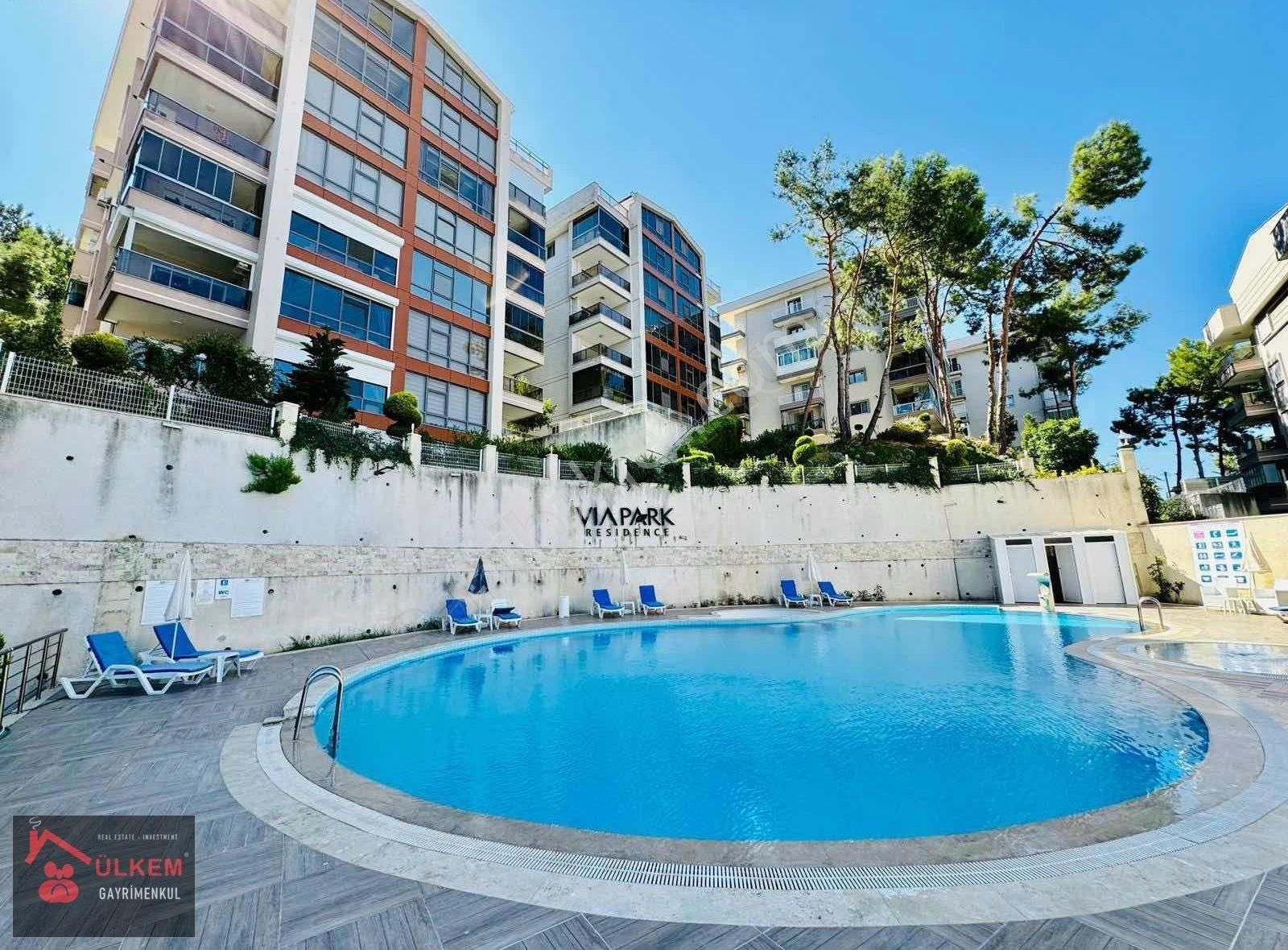 Kuşadası Satılık 2 Daire 1 Dükkan Tek Tapu Lüks Site - Görsel 28