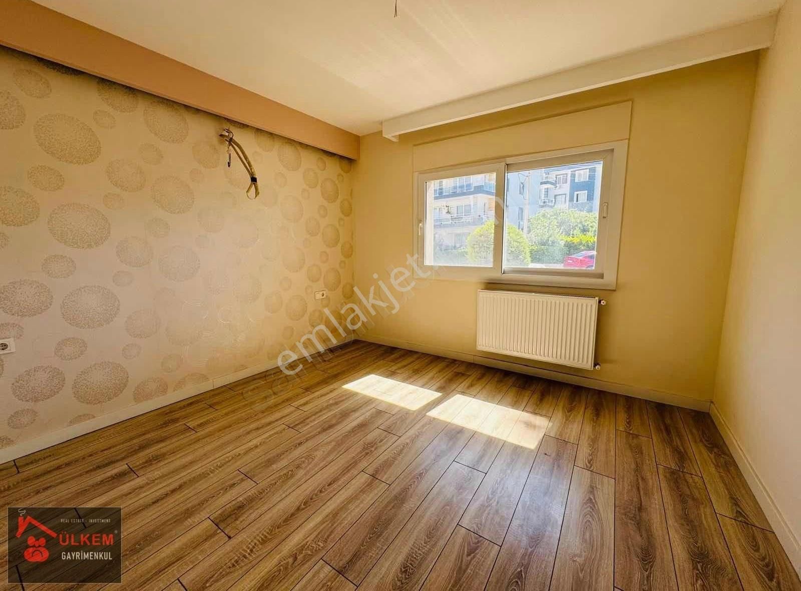 Kuşadası Satılık 2 Daire 1 Dükkan Tek Tapu Lüks Site - Görsel 3