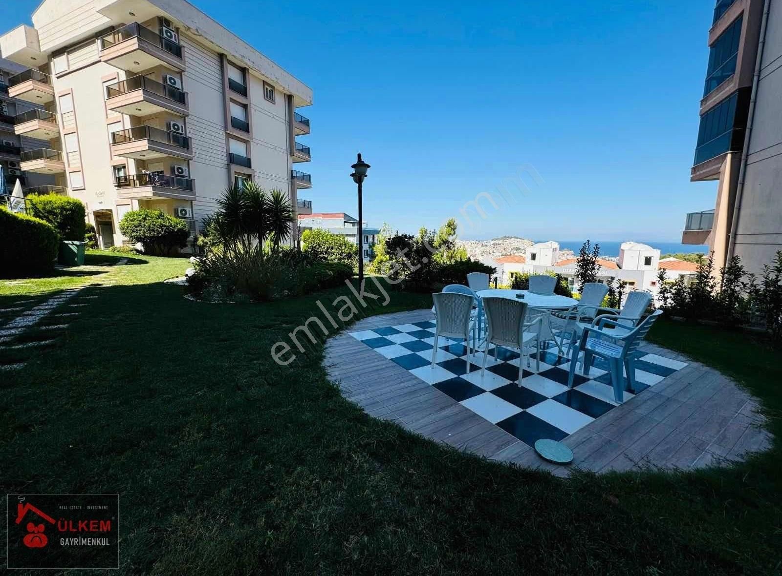 Kuşadası Satılık 2 Daire 1 Dükkan Tek Tapu Lüks Site - Görsel 8