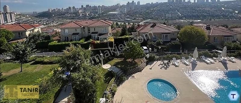 Bahçeşehir Estonşehir 1 Satılık Büyük Bahçeli Üst Kv Villa