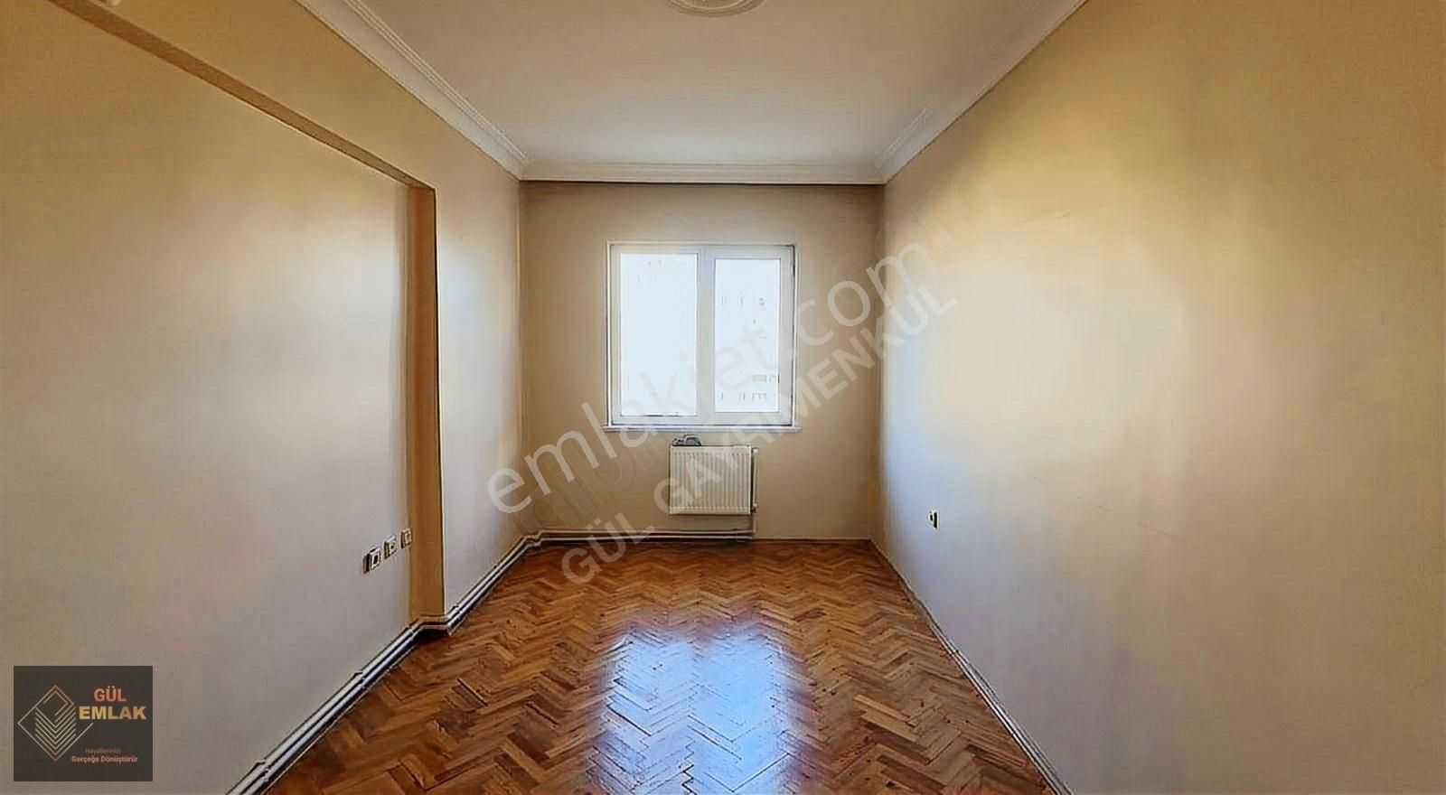 Beylikdüzü Site Metrobüse 4 Dk Geniş Bahçeli 3+1 Kiralık Daire