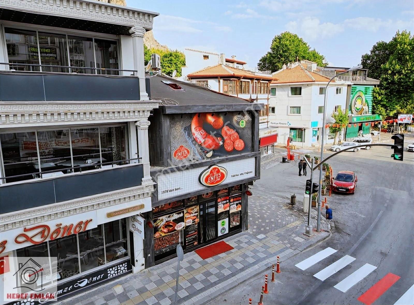 Uzun Çarşı Girişi Bankalar Caddesi Köşe Parsel Satılık Dükkan - Görsel 3