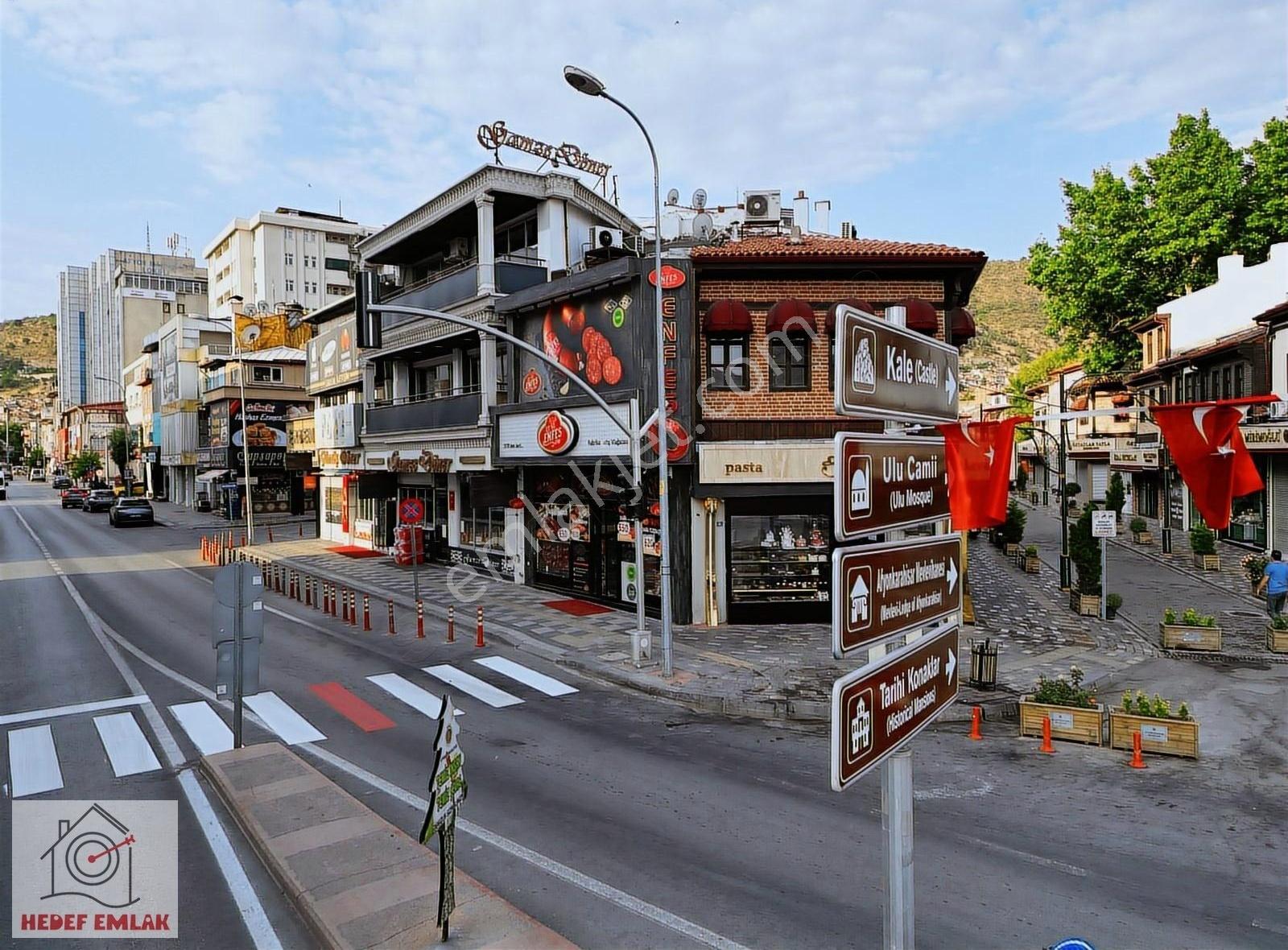 Uzun Çarşı Girişi Bankalar Caddesi Köşe Parsel Satılık Dükkan - Görsel 4