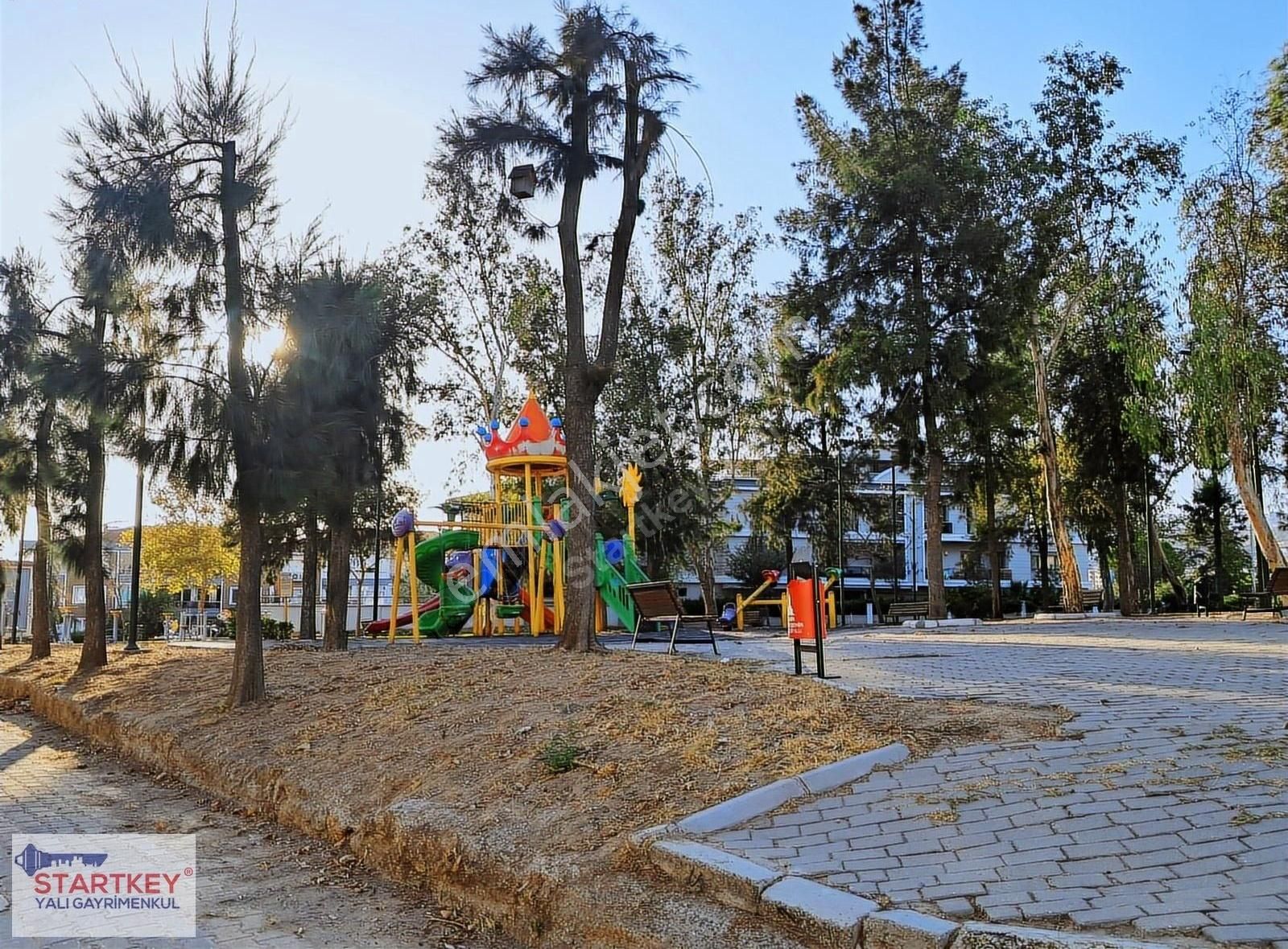 Çiğli Hakimevleri Sitesinde Körfez Deniz Manzaralı Satılık 3+1