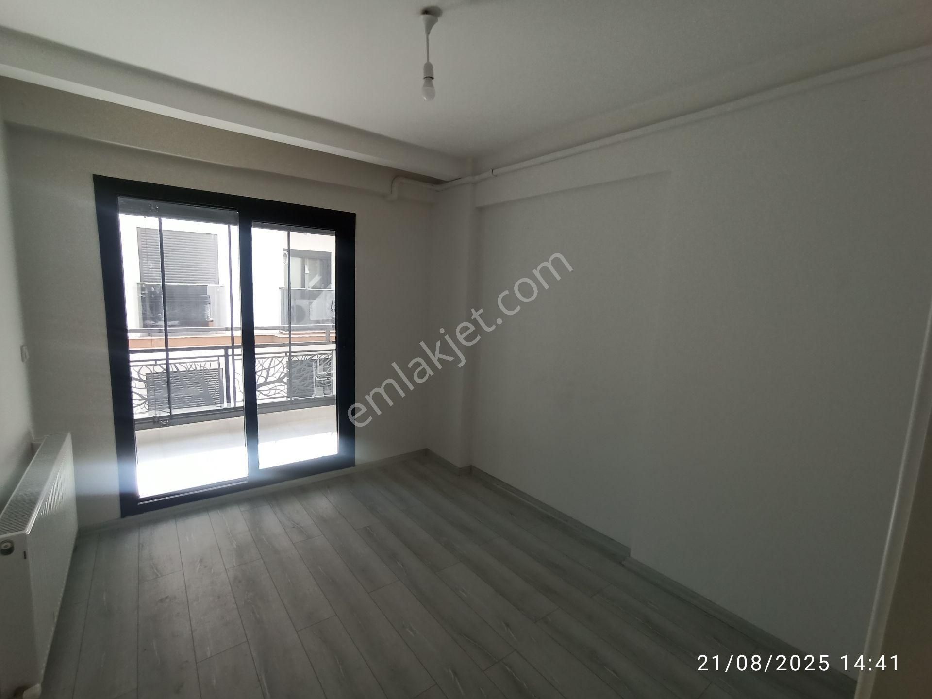 Çiğli Uğur Mumcu Mahallesi Kiralık 1+1 Doğalgazlı Daire - Görsel 31