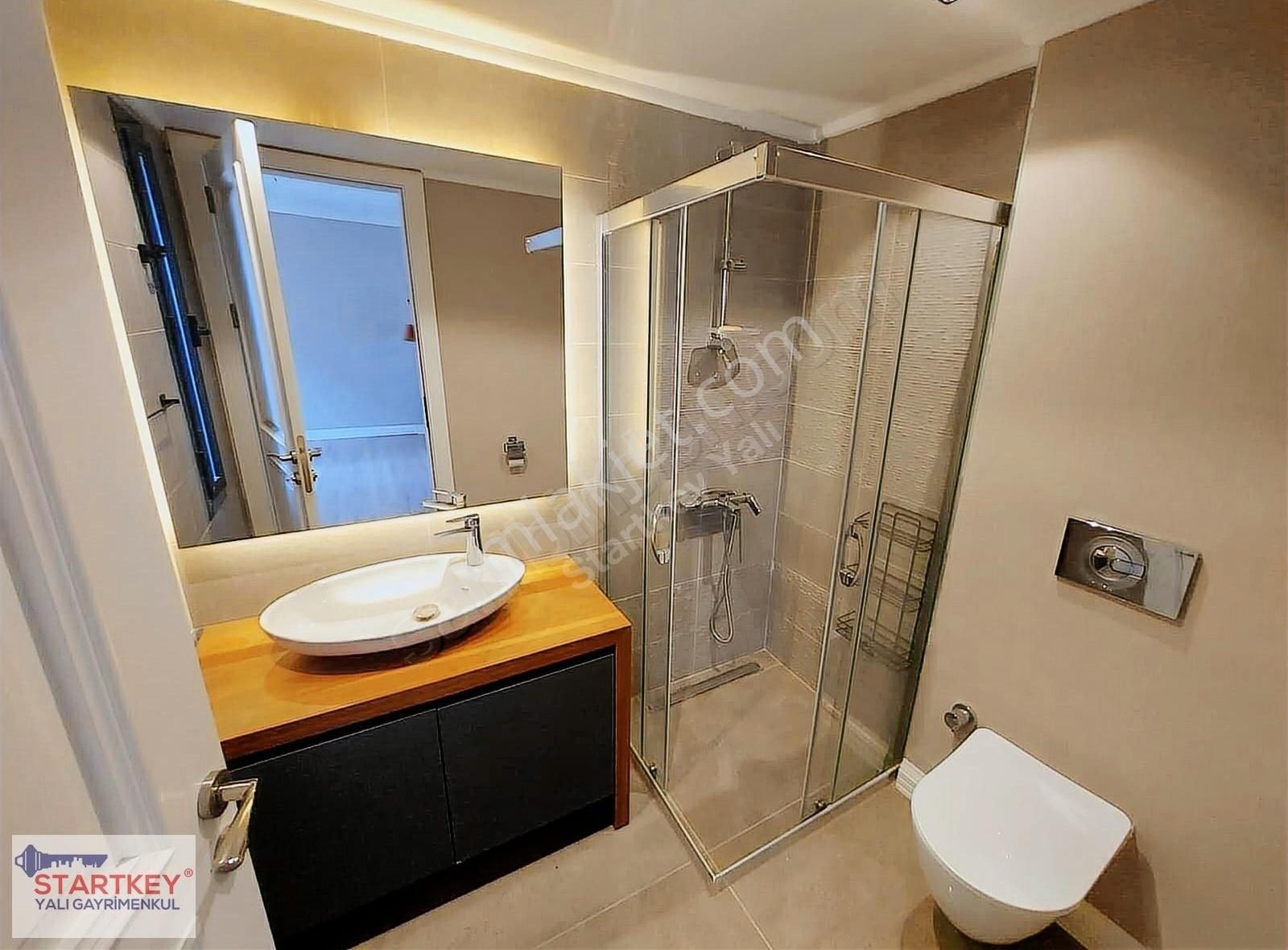 Begonvilla Seyrek'te Havuz Manzaralı Bahçeli Kiralık 3+1 Villa