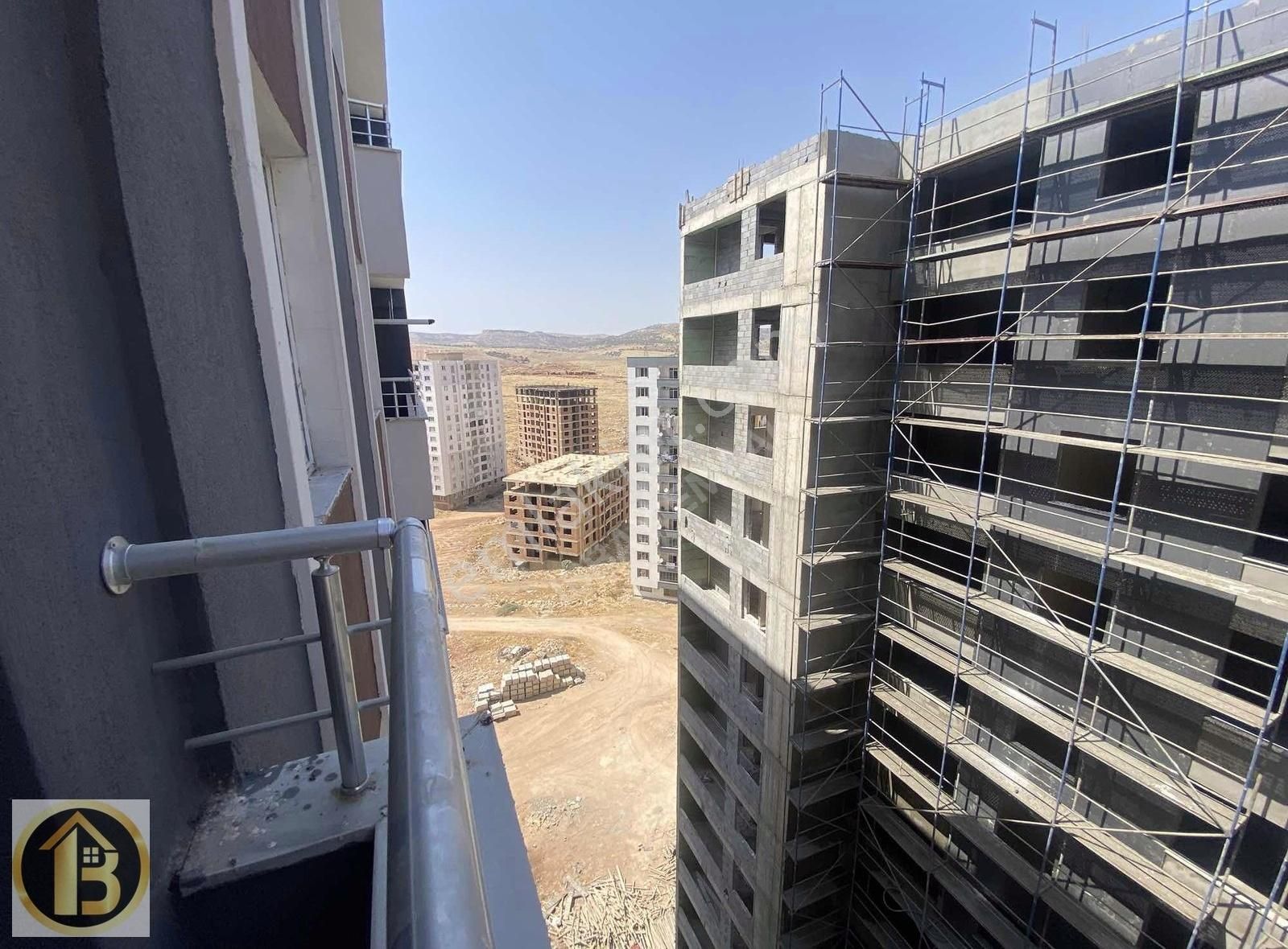 Hastahane Arkası Bölgenin En Büyük Satılık 1+1 Yüksek Arakatta - Görsel 3