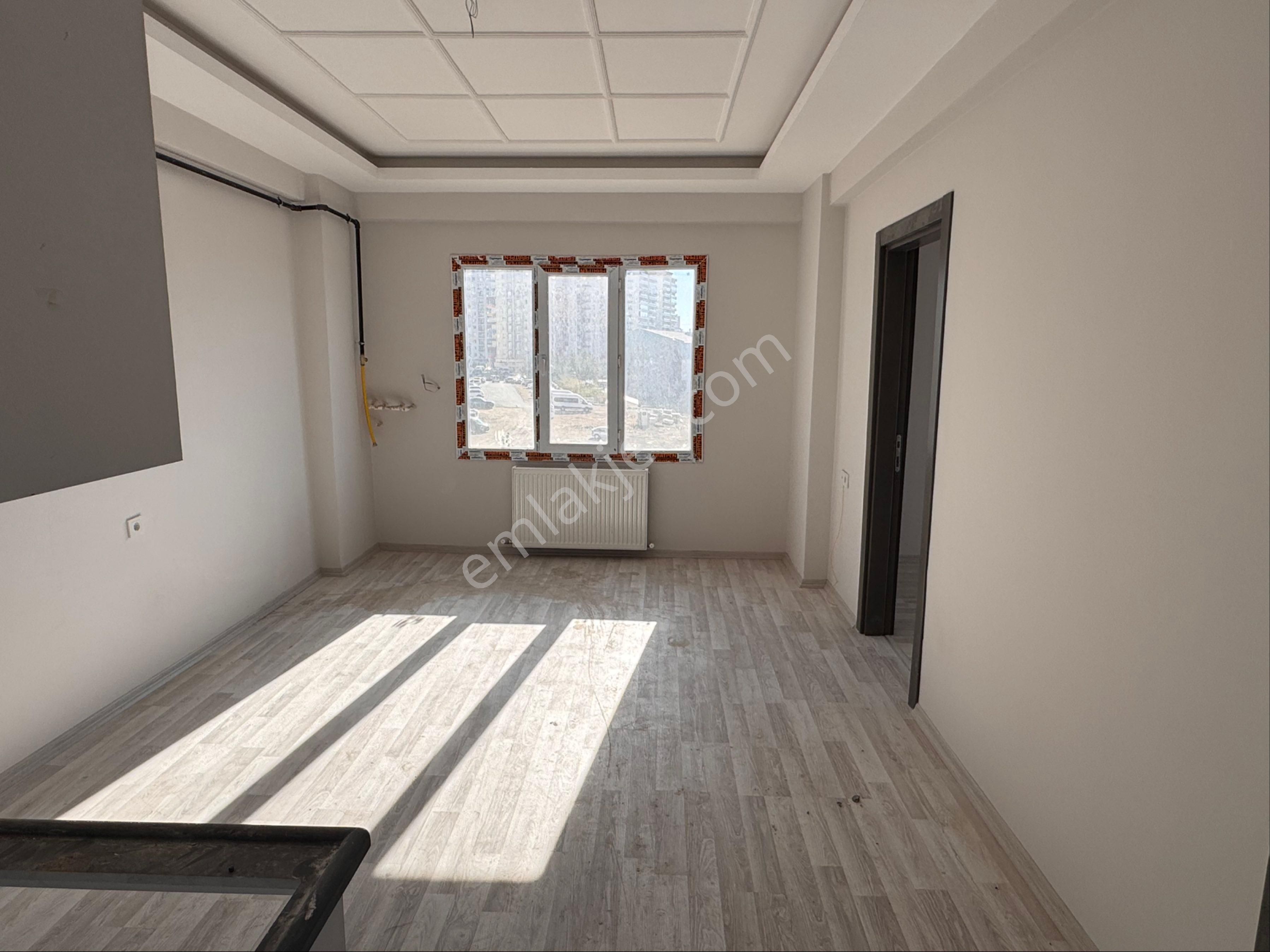 Her Yere Adım Mesafede Kombili Satılık 2+1 Lüks Daire - Görsel 3