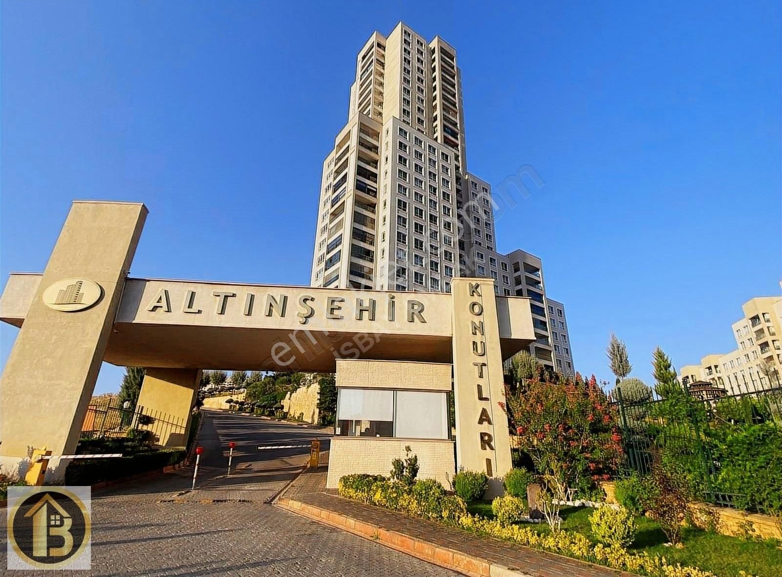 Altın Şehirde 7/24 Güvenlikli Yüzme Havuzlu Eşyasısız 1+1 Daire