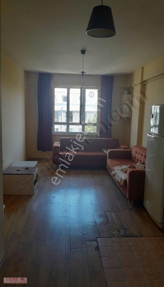 Bahçelievler'de Asansörlü Eşyalı Geniş Apart Daire