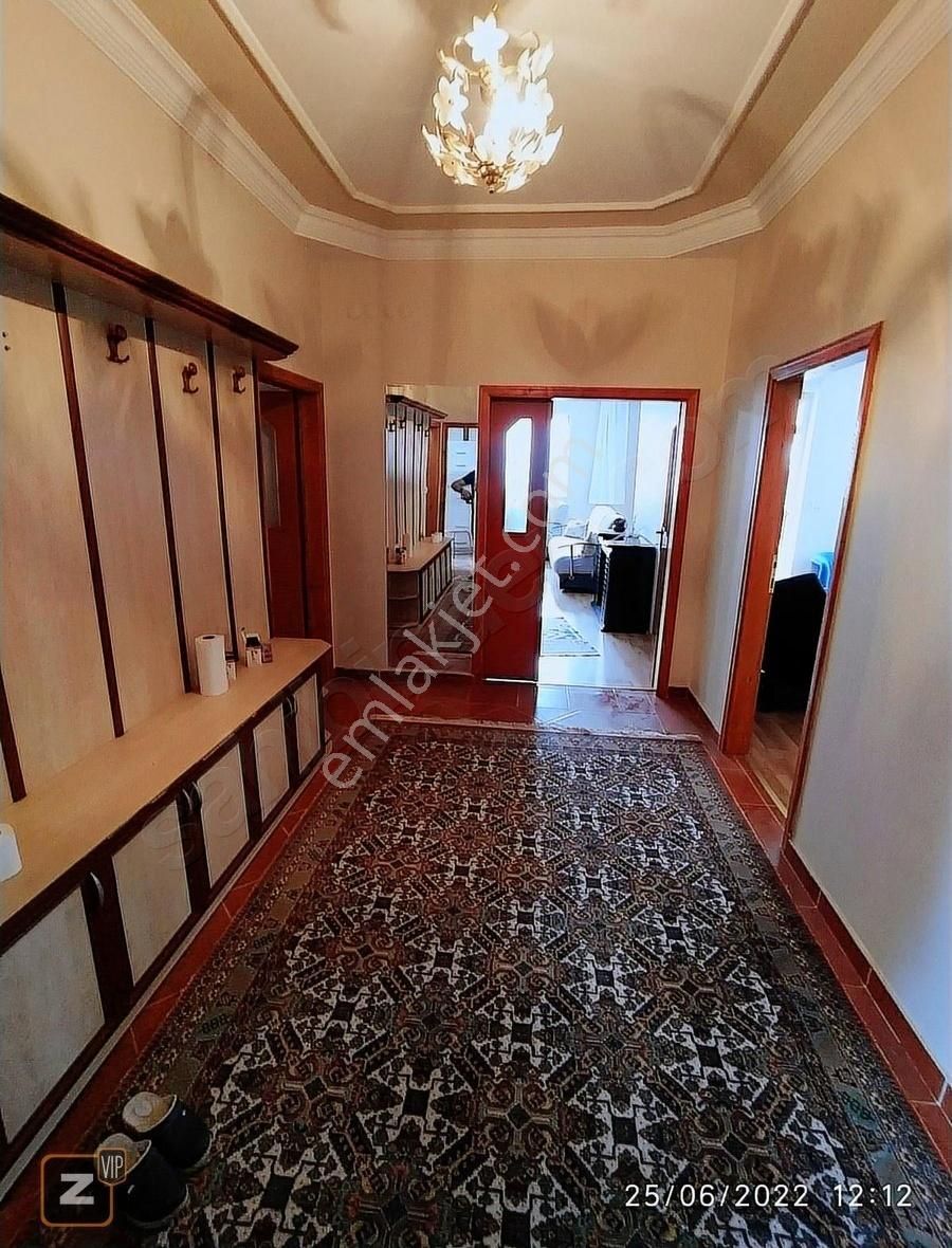Talas Halef Hoca Cad. Üzerinde Eşyalı Kombili Kiralık 3+1 Daire