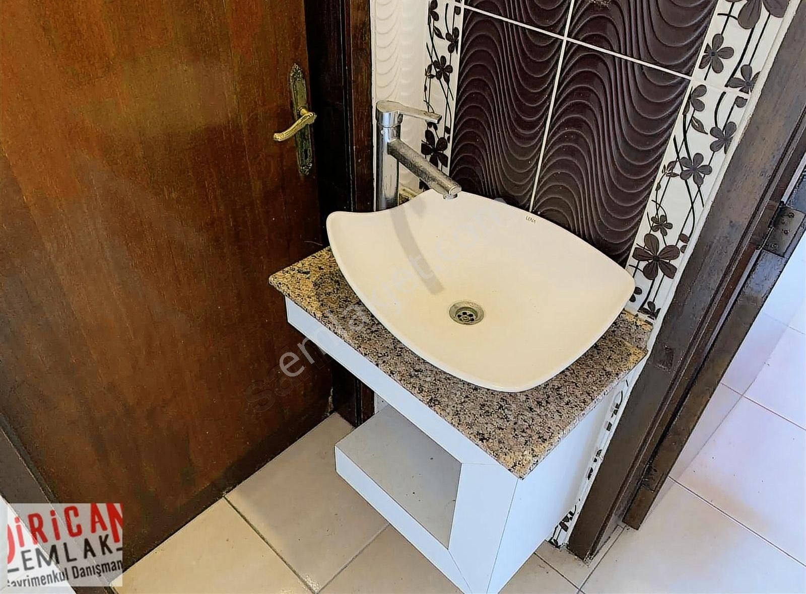 Dirican Dan Pirebi Mah. Meram Millet Parkı Karşısı 4+1 Kiracılı