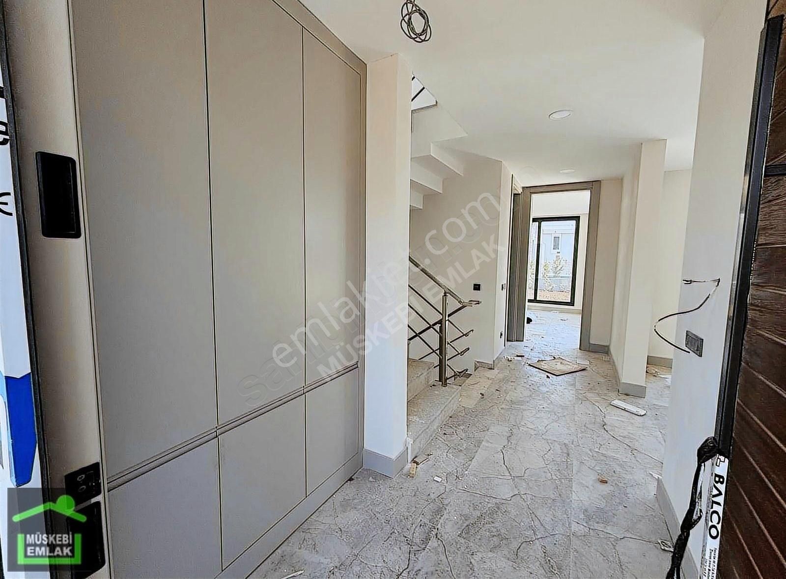 Ortakent Merkezde Müstakil Havuzlu 5+1 Tripleks Villa - Görsel 20