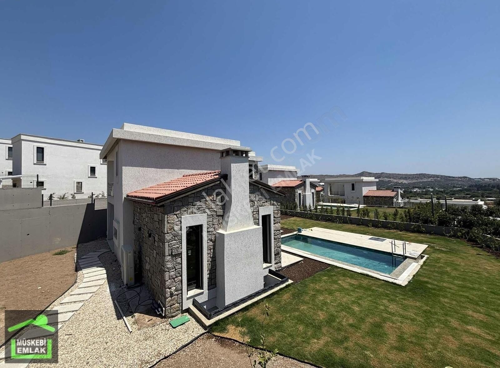 Ortakent Merkezde Müstakil Havuzlu 5+1 Tripleks Villa - Görsel 16