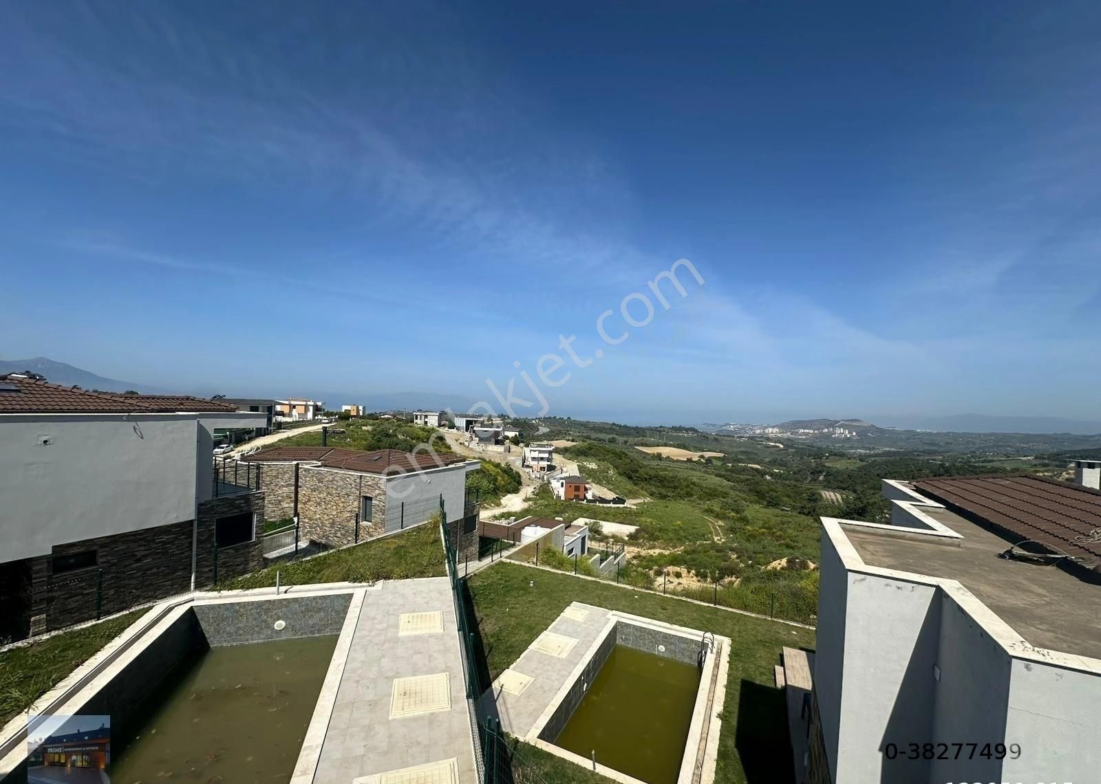 Kuşadası'nda Satılık Muhteşem Manzaralı Villa