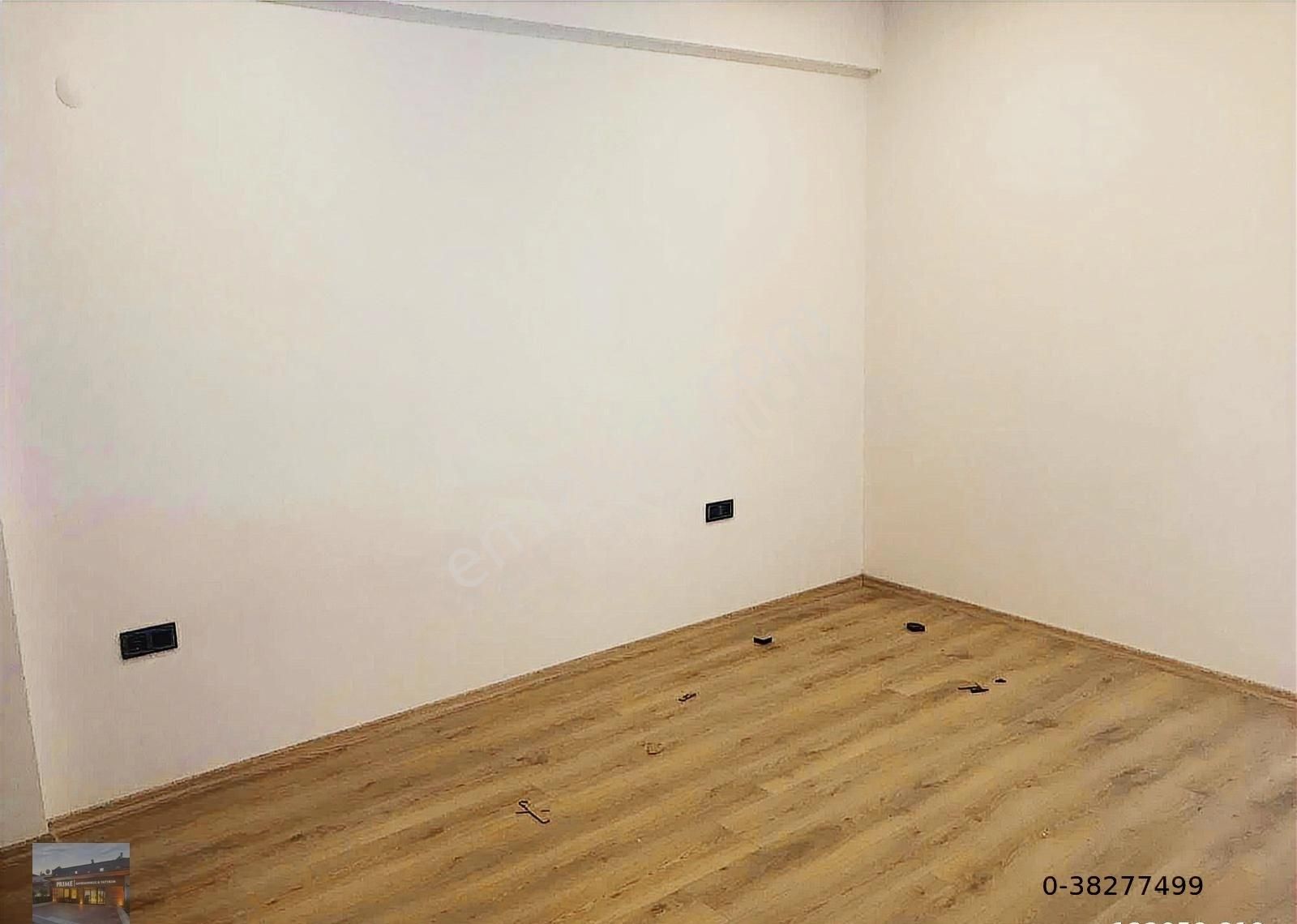 Kuşadası Nda Deniz Manzaralı Sıfır Havuzlu 3+1 Daire - Görsel 13