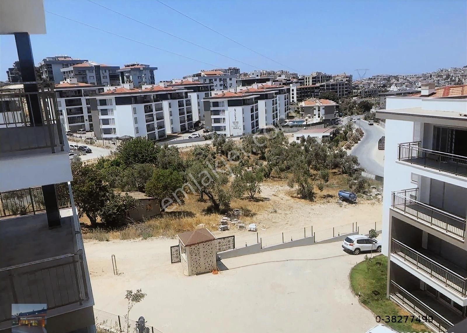 Kuşadası Nda Deniz Manzaralı Sıfır Havuzlu 3+1 Daire