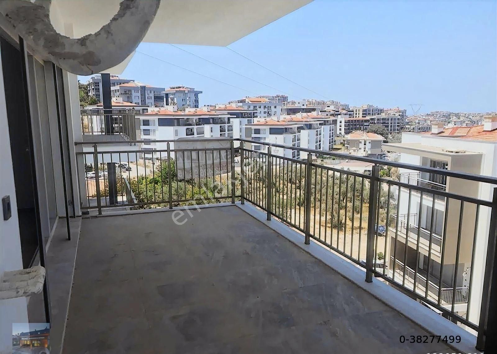 Kuşadası Nda Deniz Manzaralı Sıfır Havuzlu 3+1 Daire - Görsel 6