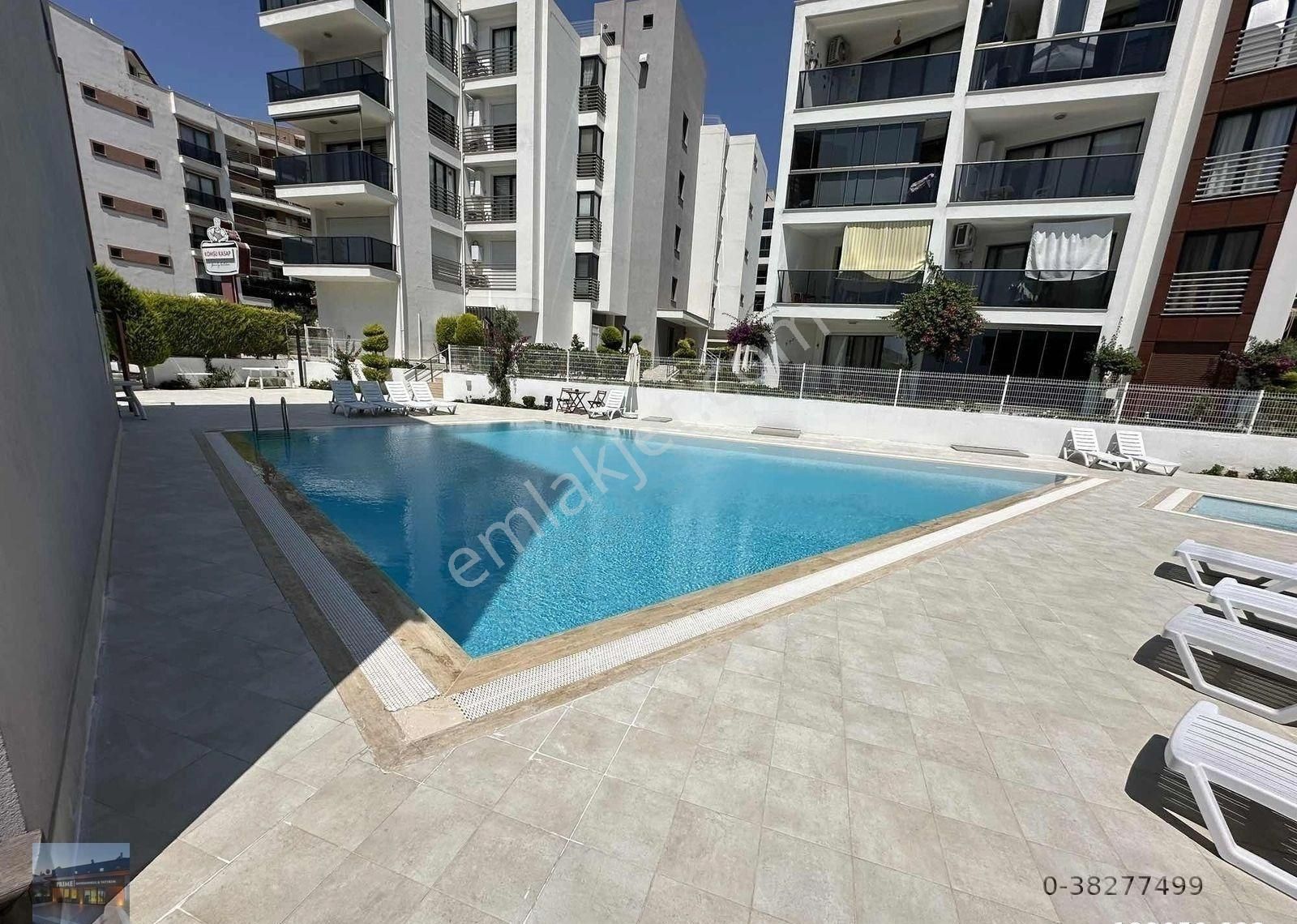 Kuşadası Merkezde Full Manzaralı Daire