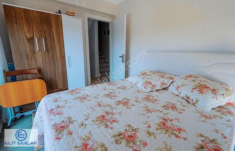 Kardeşköy Prestij Villaları Havuz Cepheli Güvenlikli Satılık