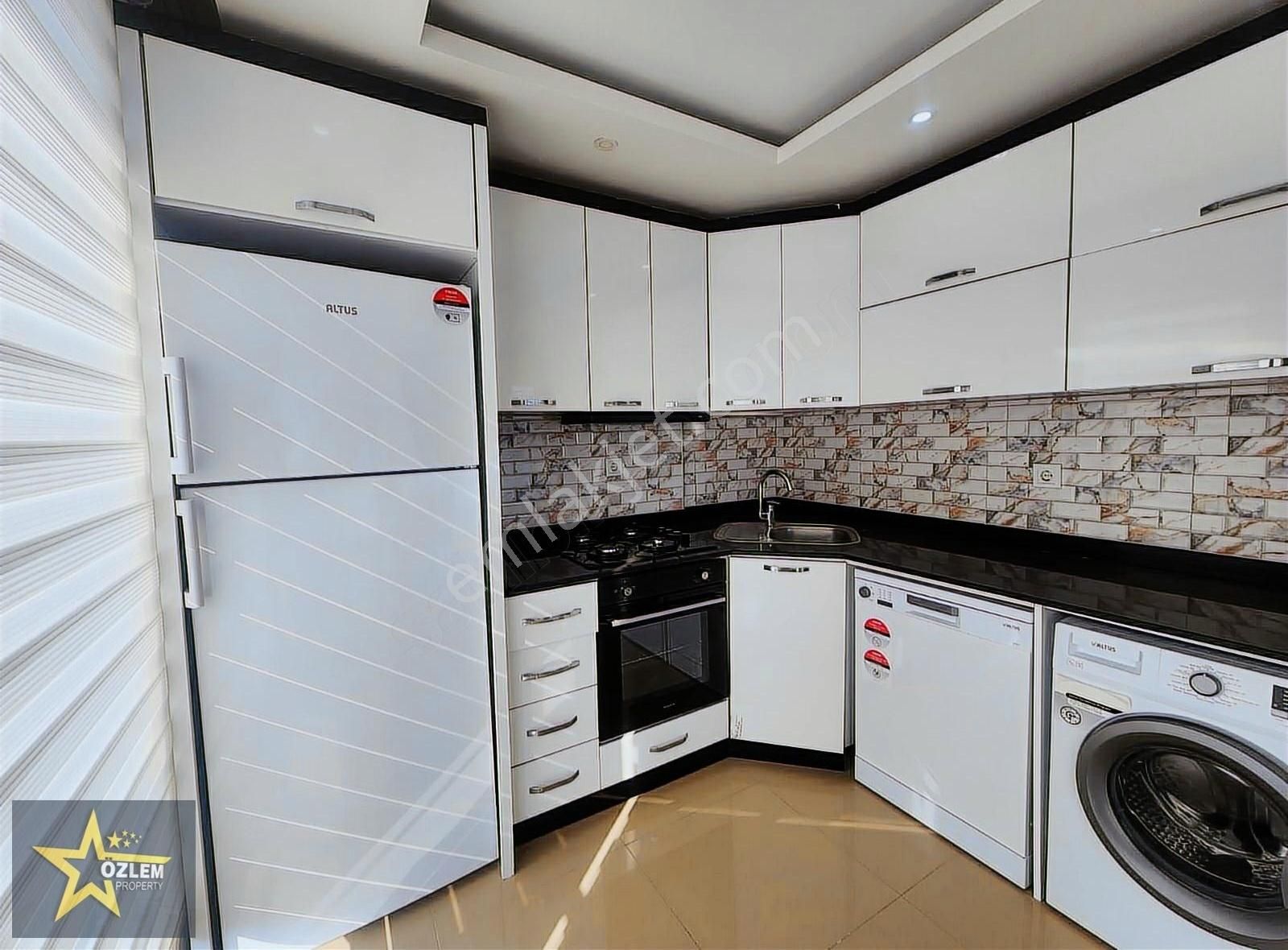 Alanya Mahmutlar'da Acil 2+1 Eşyalı Satılık Daıre - Görsel 2