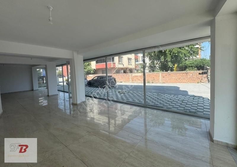 Haraççı Merkez'de Satılık Depolu Atölye Dükkan