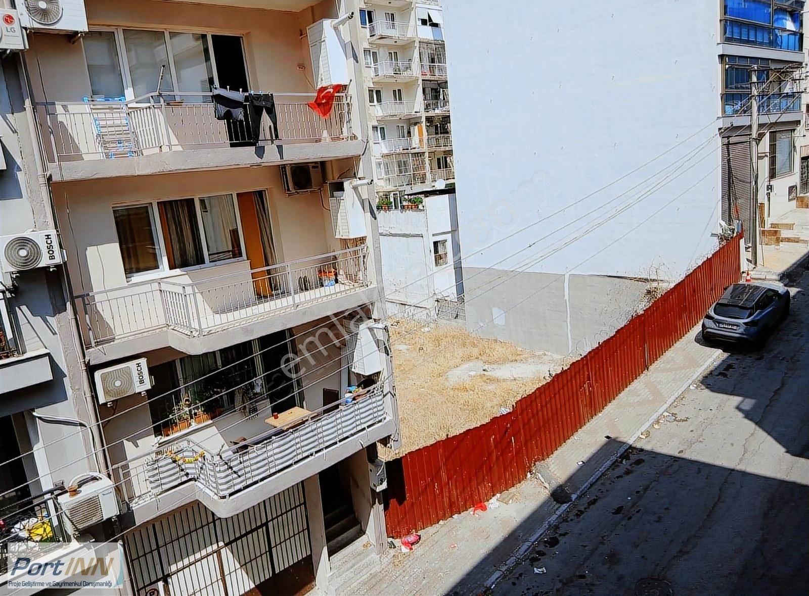 İzmir Park Avm Yakını Satılık 2 Artı 1 Daire