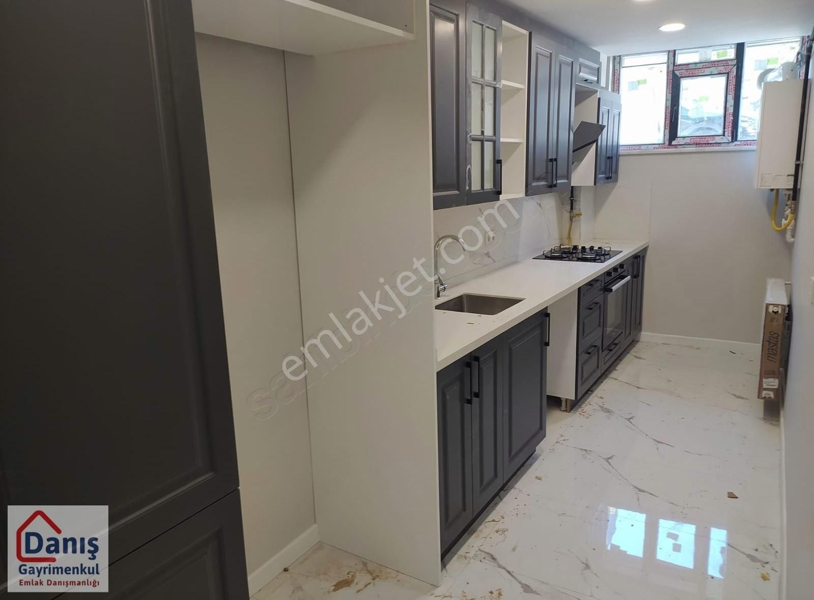 Örnek Cadde Üzerinde Yeni Binada Sıfır Kot1 2+1 85m2 Daire