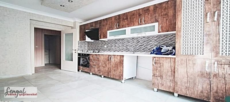 Şengal Den Kombi Petek Li Masrafsız 1. Kat 3+1 Kiralık Daire