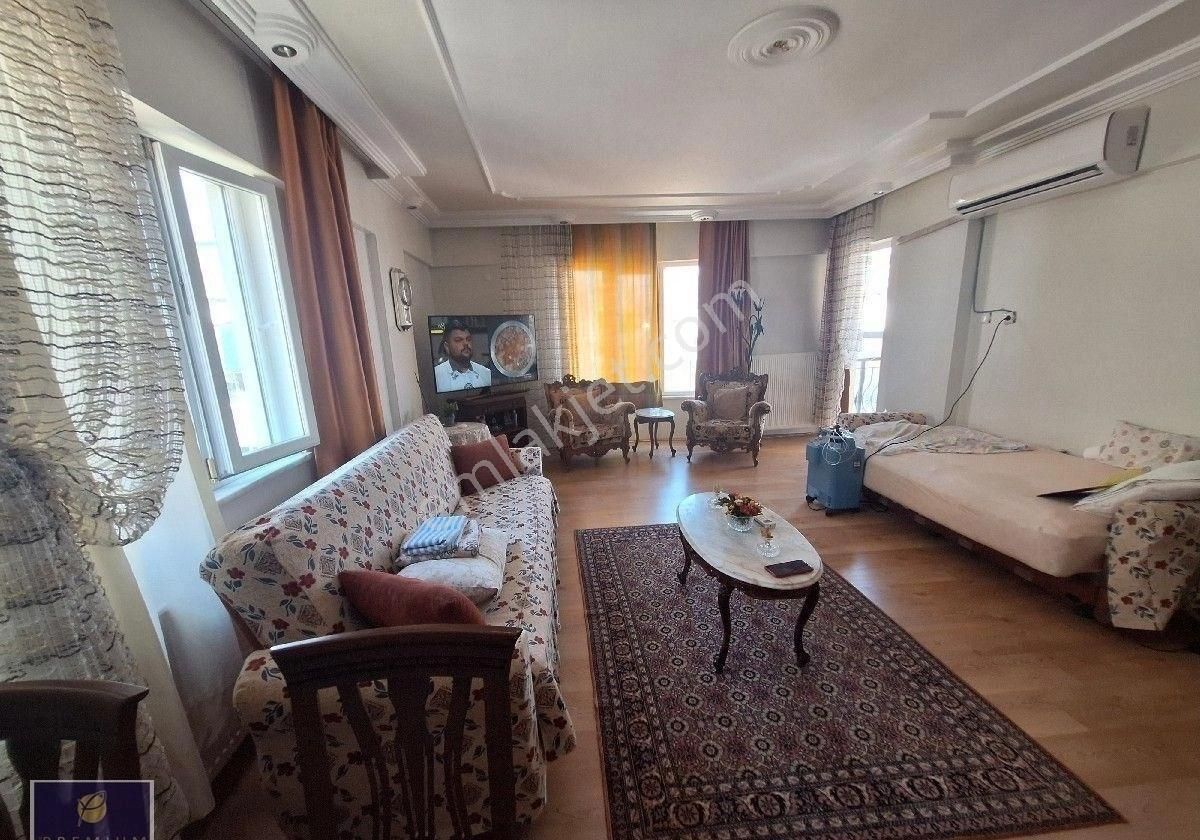 Adnan Menderes Mahallesınde 170 M2 3+1 Satılık Daire - Görsel 2