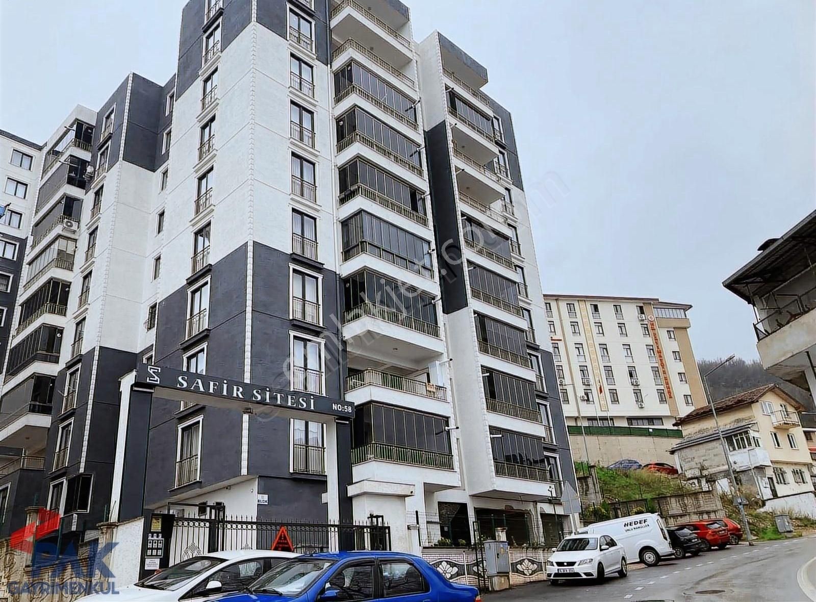 Fidyekızıkta Site İçi Aile İçin Çok Güzel Ara Kat Daire