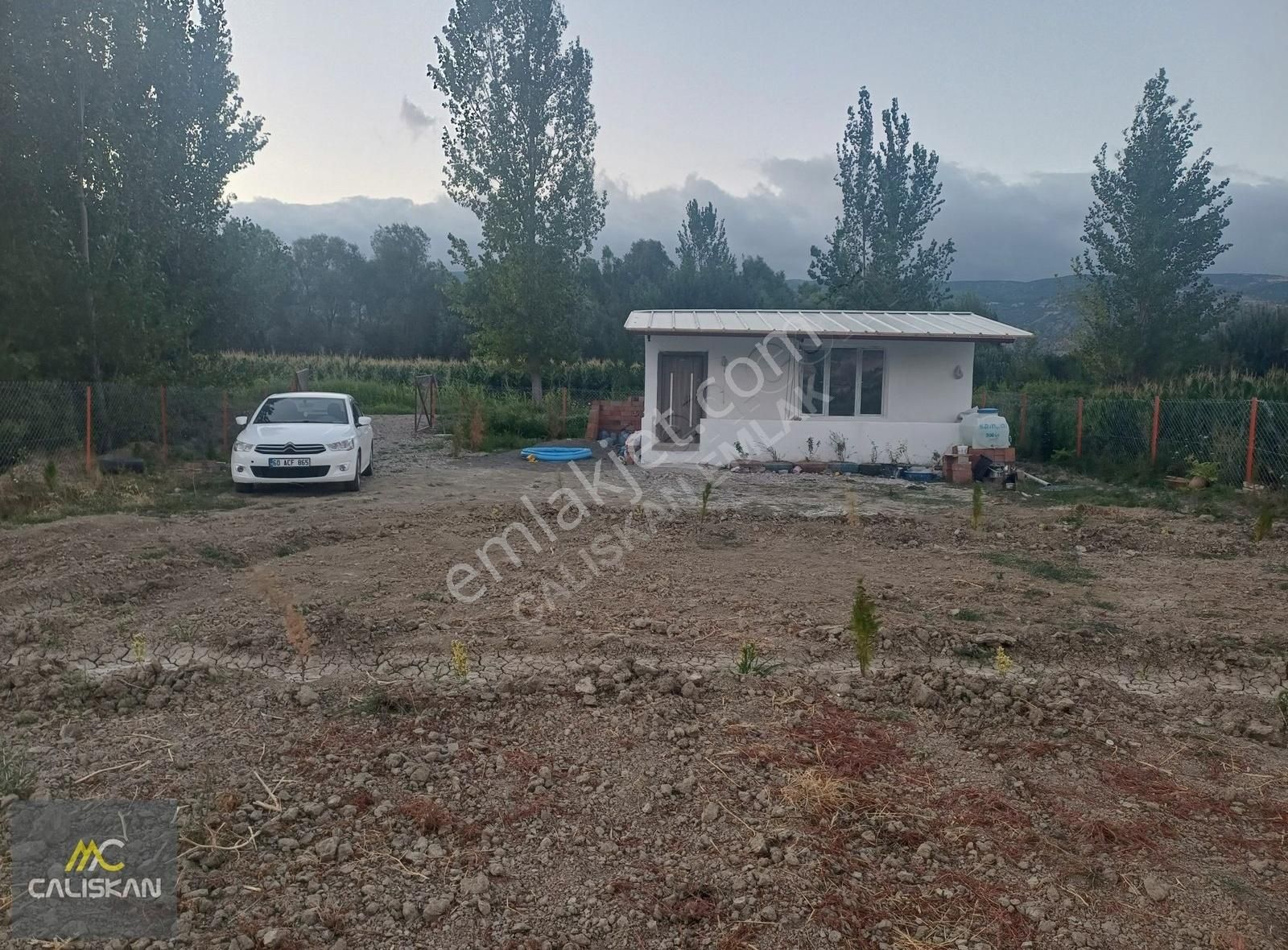 Emirseyit'te Satılık 2140 M2 Tarla Ve İçerisinde 42 M2 Bahçe Evi - Görsel 8