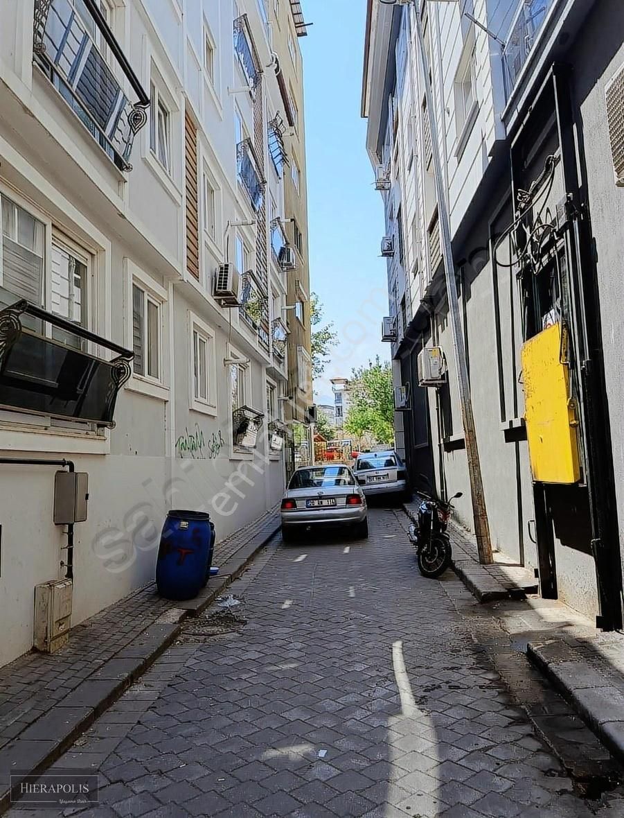 Merkezi Konumda 50 M² Eşyalı Arakat Satılık Apart