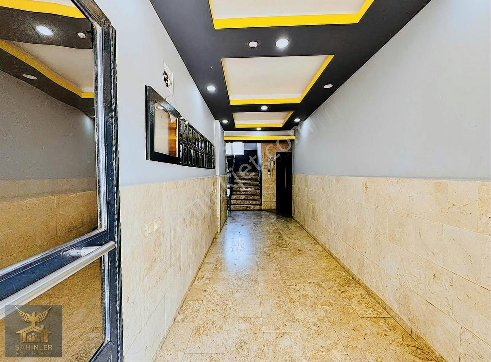 Varsak Aktoprakta Tranvaya 300 M Mesafe Full Eşyalı 180 M2 3+1